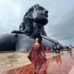 Deepti Sati Instagram - No matter how dark the world is outside Your solitude can help you see the light within ✨🕉 #ishafoundation #adiyogi Isha Foundation