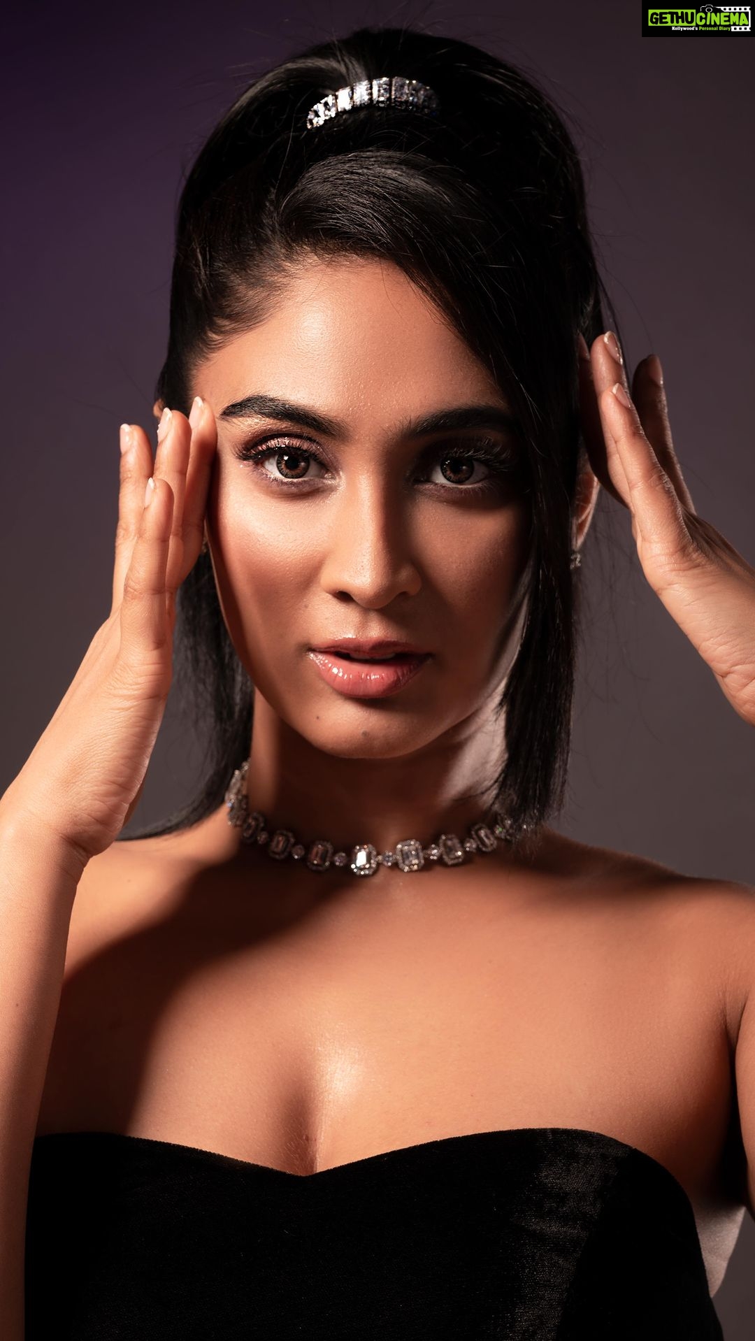 Deepti Sati Instagram - Wanna look good for me✨🥰 📸: @jibinartist @plan.b.actions 👗: @Styyledbyjoe @joe_elize_joy 💄 : @laxmi_saneesh Studio : @maxxocreative Outfit : @ahdesignlabel Jewellery : @almacarinofinejewellery