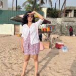 Deepti Sati Instagram - Somehow I miss the ☀️now #grassisgreenerontheotherside eh ? ☀️or 🌧 ? Comment below ?
