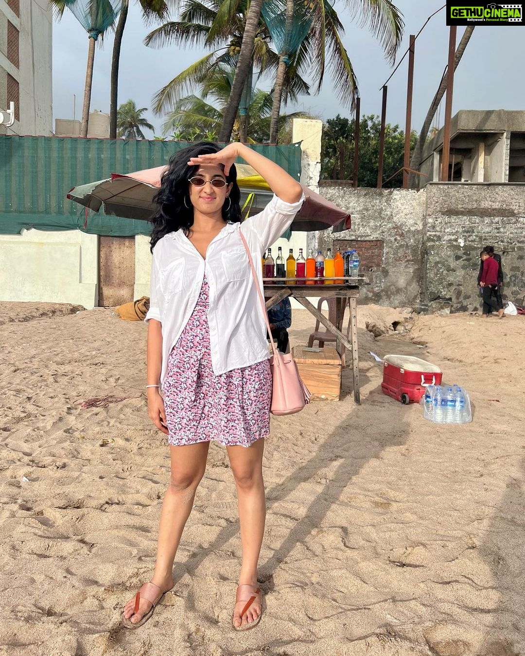Deepti Sati Instagram - Somehow I miss the ☀️now #grassisgreenerontheotherside eh ? ☀️or 🌧 ? Comment below ?