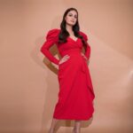 Dia Mirza Instagram - ❤️ #MammaAtWork Thank you @gauriandnainika 🐯 Styled by @theiatekchandaney Assisted by @jia.chauhan Hair by @hairstylist_madhav Jewellery @viangevintage Make up by me 🙃 Photo by @rishabhkphotography Bandra World of Storytellers