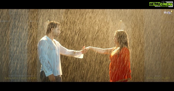 Dipika Kakar Instagram - Presenting The Teaser of ‘Barasat Ka Mausam. Our First Ever Baarish Wala Romantic song♥️🌧 Full song releasing on 4th July 11 am on @voila_digi ✨ #BarsaatKaMausam #ShoaibIbrahim #DipikaKakarIbrahim #Shoaika #SaajBhatt #VoilaDigi Singer: @saaj__bhatt Starring: @shoaib2087 & @ms.dipika Music Composer & Lyricist: @sanjeevchaturvediofficial Director: @garryvilkhu Producers: @girishjain_venus & @vinit_jain Music: @sanjeevchaturvediofficial @ajaykeswaniofficial Special Thanks: @karishma2591 Artwork: @gvdesignss Makeup: @im_mr_ketzsolzofficial_ Dipika’s Hair: @shahingilani Shoaib’s Hair: @tushar_hair Label: @voila_digi