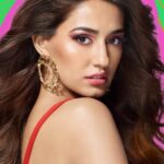 Disha Patani Instagram - It’s the BIGGEST bash of the szn, 🖤💜 With 1100 Beauty & Personal Care brands on discount, even I can't keep calm ✨💄💅 @myntra @myntrabeauty #Myntrabeautybash #IfYouNeverTryYoullNeverKnow