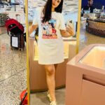 Divyanka Tripathi Instagram - A touristy airport photo dump... Mumbai - मुंबई