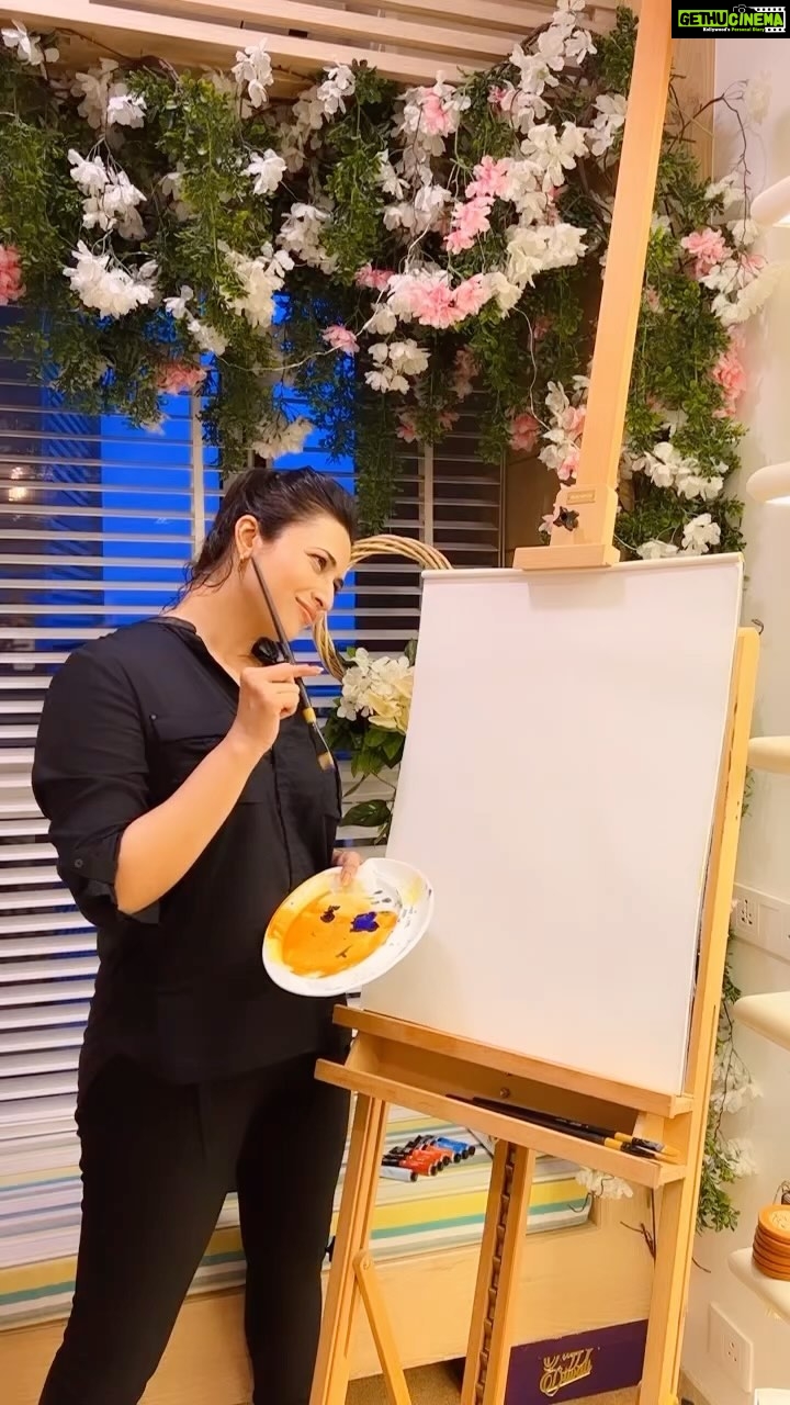 Divyanka Tripathi Instagram - My recent 'first and only' painting affair. Should I flirt with my paint brush more often, bolo? π¨ποΈ#ArtTransition (PS: the painting was completed in a day a month back, the reel is fresh...those asking why is yellow color on the plate!π Don't apply too much brains, it's just a reel...not world politics π€£π) #PaintingIsTherapeutic #MoonAndSea #AcrylicPainting Home :)