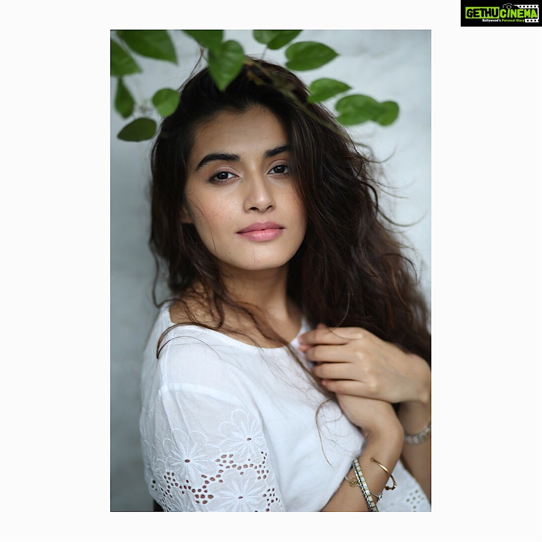 Divyansha Kaushik Instagram - 📸 @takulia hair and make up by the wonderful @kaushikanu ❤️