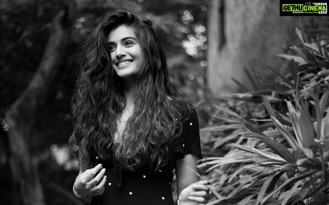 Divyansha Kaushik Instagram - 📸 @takulia