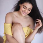 Divyansha Kaushik Instagram - The most wasted of all days is the one without laughter 😁❤️🌸 . . . #laugh #smile #sunday #sundayvibes #loveyourself #model #actress #movies #bollywood #tollywood