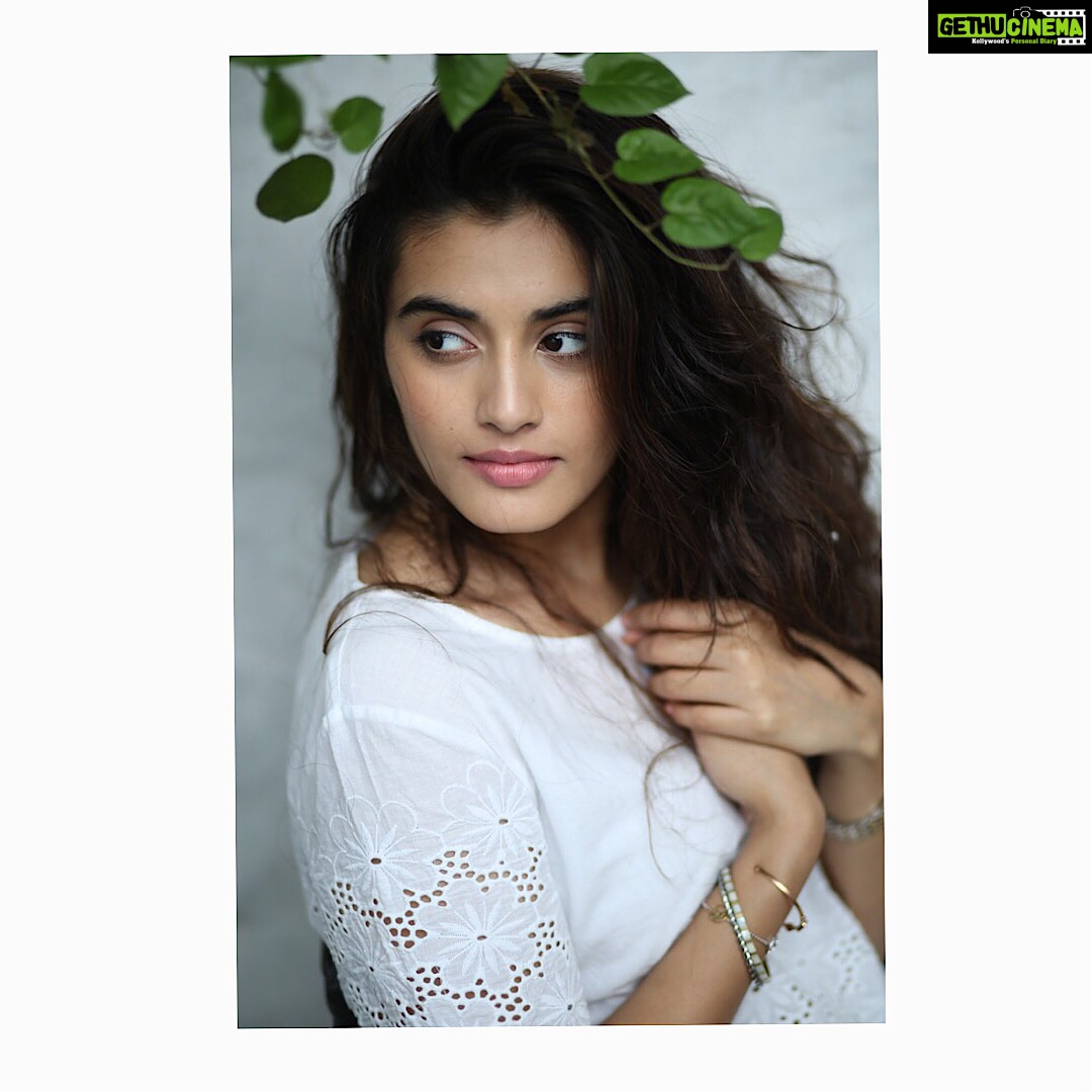 Divyansha Kaushik Instagram - 📸 @takulia hair and make up by the wonderful @kaushikanu ❤️