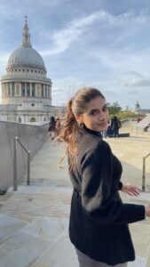 Divyansha Kaushik Instagram - can we guess who wer shooting with? St Paul's Cathedral