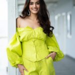 Divyansha Kaushik Instagram - life’s giving me 🍋🍋 styled by @medhabahuguna asst stylist @jaishreechhabra outfit @aaxa.world jewellery @varnikaaroraofficiall hair @lawangtamang95 make up @jasmin.tuteja thankyou @sakshilladda @aca_hyd