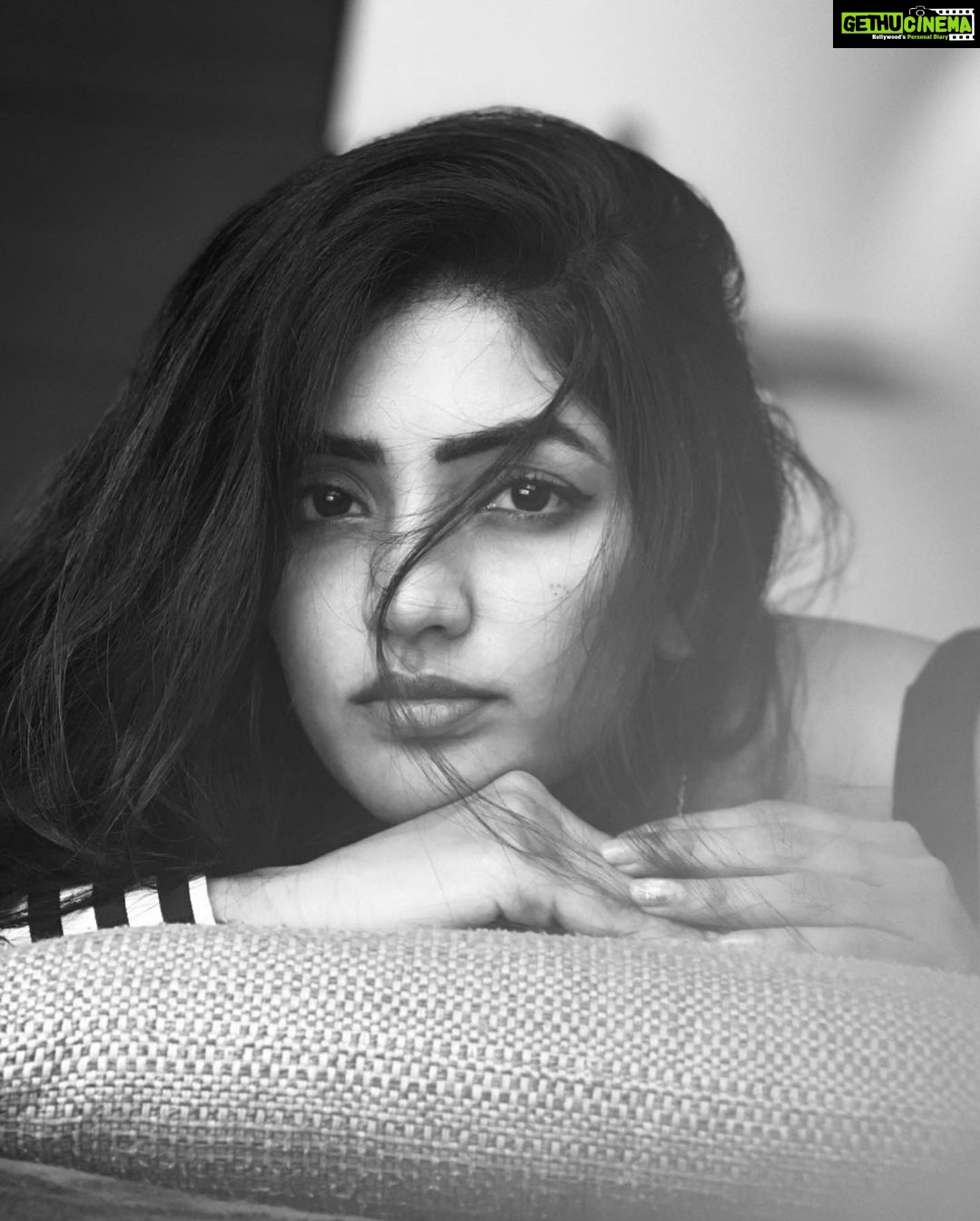 Eesha Rebba Instagram - Worlds change when eyes meet🖤