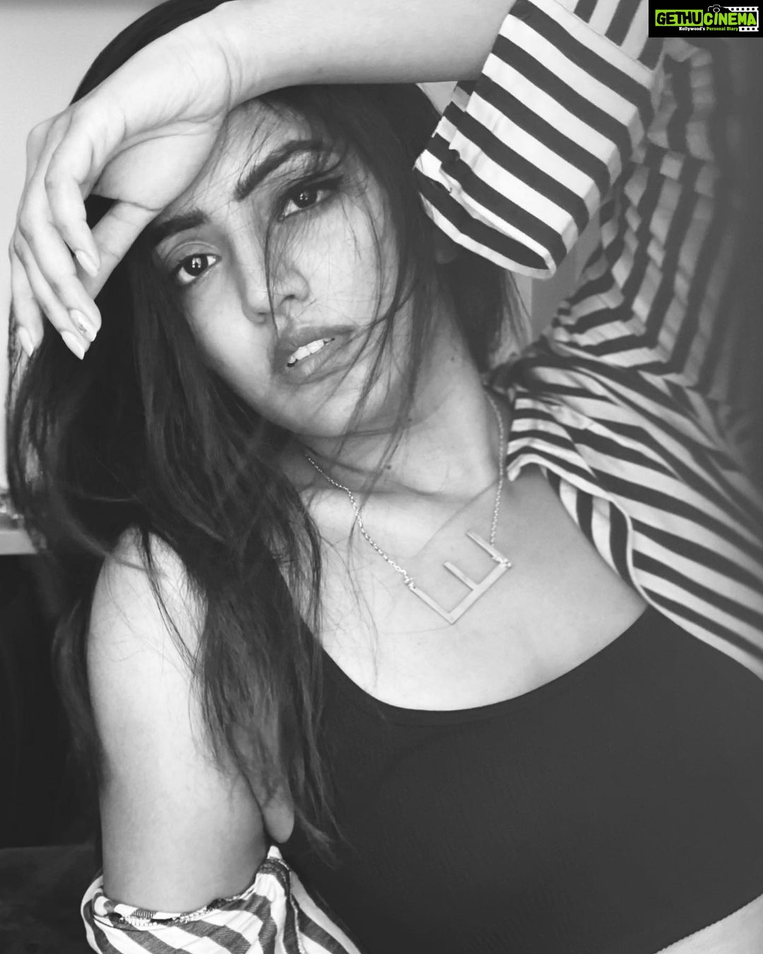 Eesha Rebba Instagram - Worlds change when eyes meet🖤