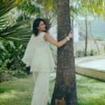 Erica Fernandes Instagram - When you can't make up your mind which picture to upload... You end up with a photo dump. 😝 Outfit by @pastelli_jaipur