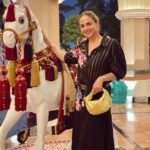 Esha Deol Instagram – When I met Basanti & Dhanoo 😉 

& yes the bag too 😜 ( all girls love their bags ) 

#fangirl #funpics #photodump #tuesdayvibes #eshadeol #hemamalini #basanti #dhanoo #dressup #traveldiaries #gratitude ♥️🪬