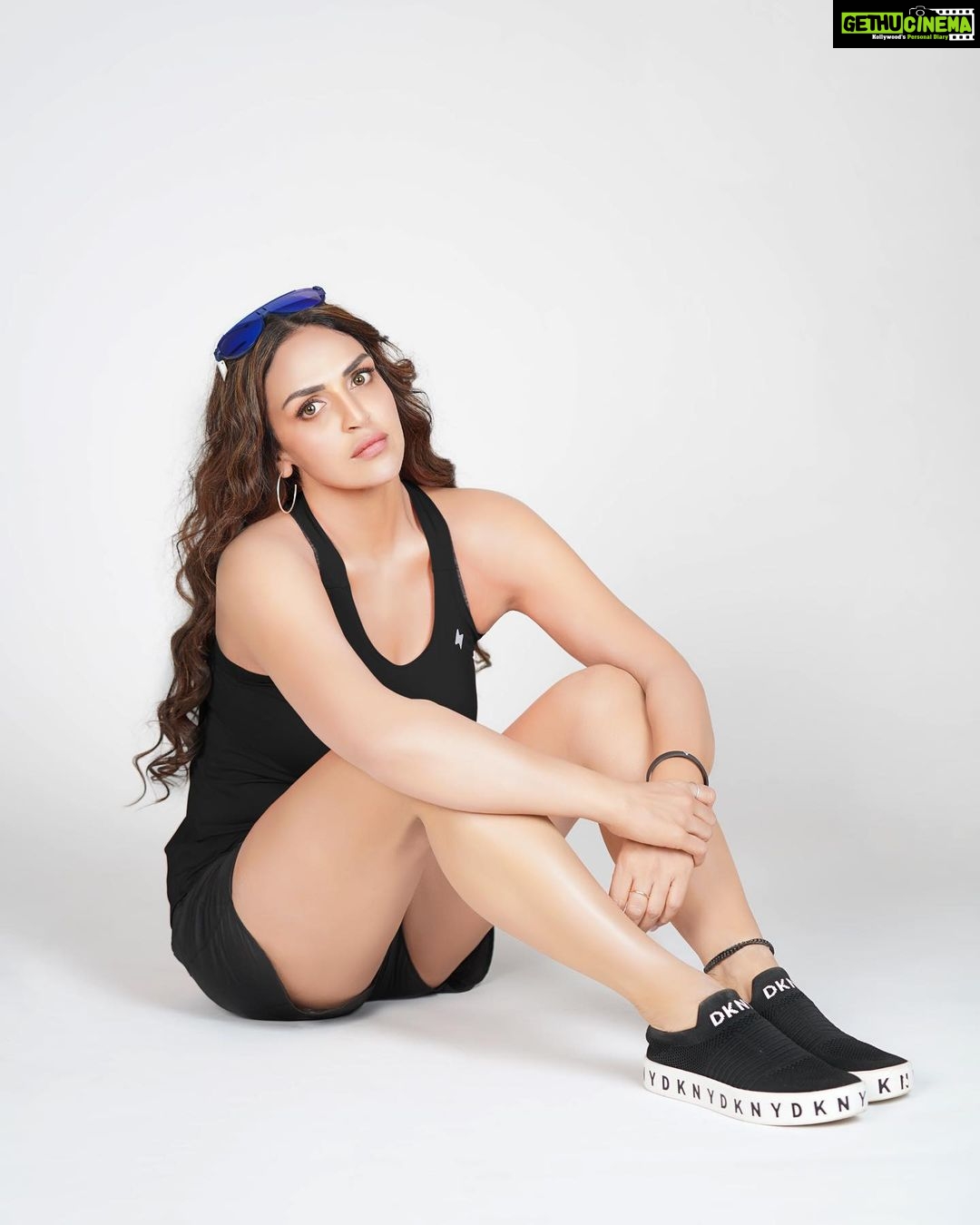 Esha Deol Instagram - This is easily my favourite performance wear to date, all black tank & shorts. ♥️ Comfortable and breathable fits, made for every activity. @engn.in #OwnYourGame #WednesdayMotivation #WednesdayWisdom #ActiveWear #WomensFitness #HealthyLifestyle #WomensWear #WomensHealth #Strength #Consistency #stayfit ♥️🪬