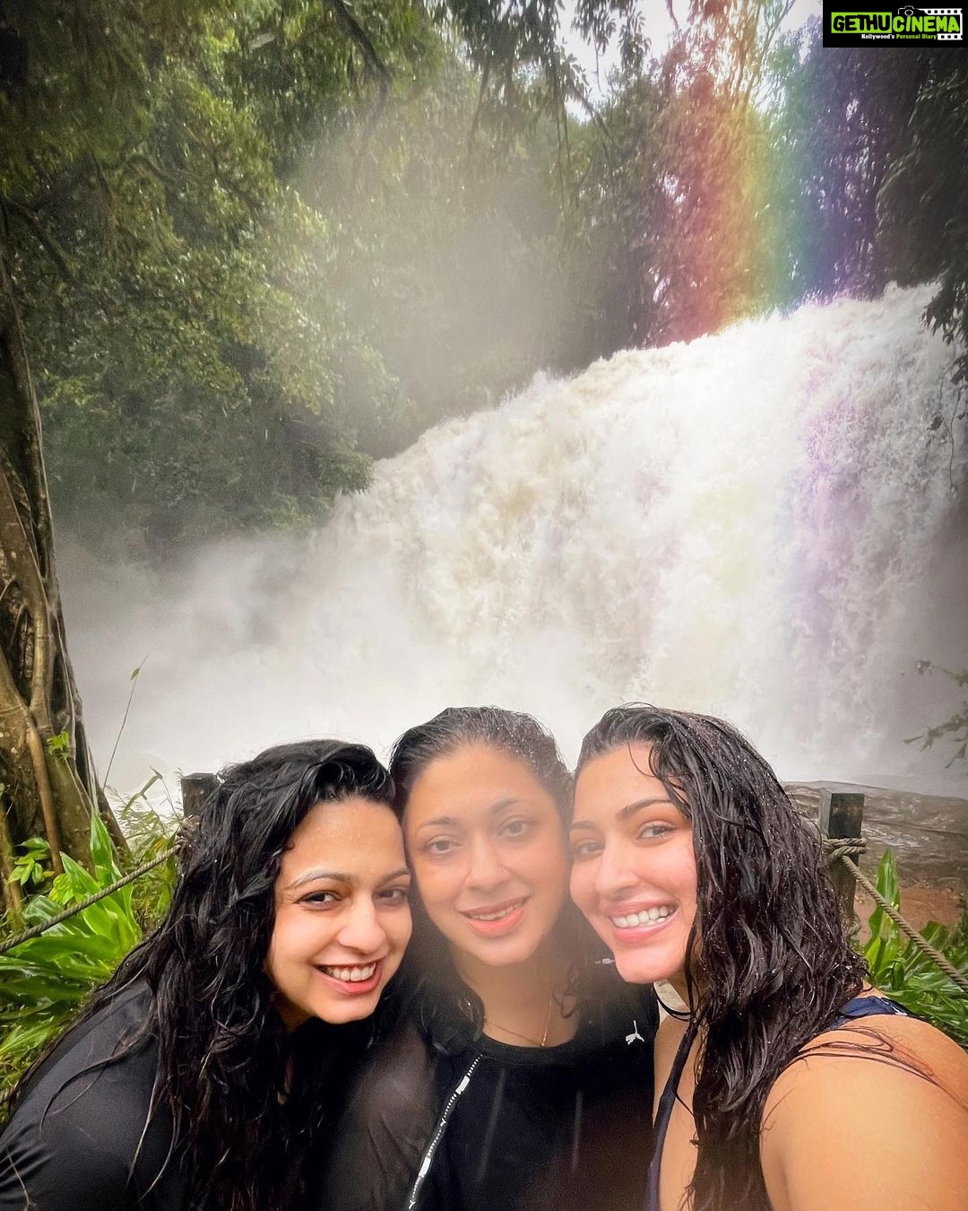 Eshanya Maheshwari Instagram - Happy birthday mom @maheswariswati 😘❤️✨💫💗 This special day is all about you! And you know my everyday is from you… take time and treat yourself because you deserve all the love and happiness in the world! We 3 and our small world 🌎 full of adventures and laughters, making memories to cherish for life I love you so so so much ❤️❤️❤️ #happybirthday #travel #travelgram #birthdaygirl #mom #coorg Ayatana Resort