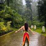 Eshanya Maheshwari Instagram – She acts like summer 
&
Walks like rain 💫

#rains #travel #instatravel #coorg #ayatanacoorg #esshanyamaheshwari #esshanya #travelblogger #travelgram Ayatana Resort