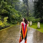 Eshanya Maheshwari Instagram - She acts like summer & Walks like rain 💫 #rains #travel #instatravel #coorg #ayatanacoorg #esshanyamaheshwari #esshanya #travelblogger #travelgram Ayatana Resort