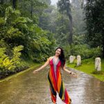 Eshanya Maheshwari Instagram - She acts like summer & Walks like rain 💫 #rains #travel #instatravel #coorg #ayatanacoorg #esshanyamaheshwari #esshanya #travelblogger #travelgram Ayatana Resort