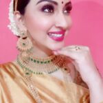 Eshanya Maheshwari Instagram - My favourite attire 💛 #saree Bts from Chennai silks saree shoot… #sareelove #silksarees #indianbride #southbride #bts #chennaisilks #Esshanyamaheshwari #esshanya Chennai, India