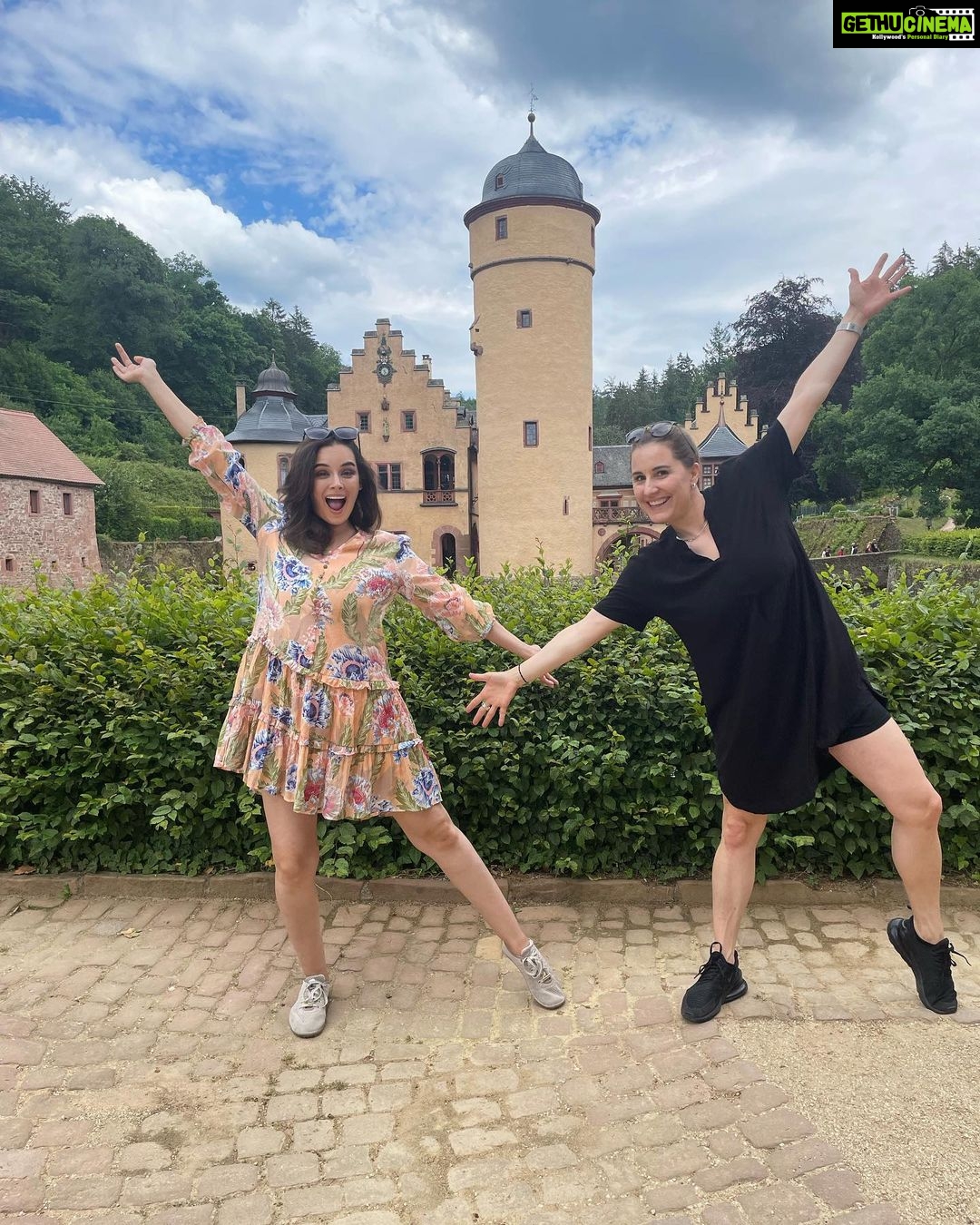 Evelyn Sharma Instagram - Love a good murderous swan 𦢠story at an old German castle š° lol Mespelbrunn Castle has always been a favourite place of mine to visit when Iām in my hometown š even better with dear friends! šÆāāļø #schlossmespelbrunn #aschaffenburg #germany #spessart
