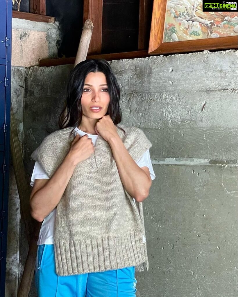 Freida Pinto Instagram - Styled by Megan for something special. Los Angeles, California