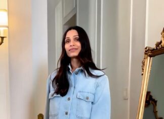 Freida Pinto Instagram - In honor of @mrmalcolmslist coming out tomorrow… my first reel ft a quick change for the premiere. New York City, N.Y.