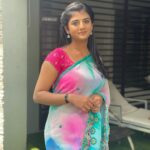 Gabriella Charlton Instagram - Unga anbukku romba nandri 🙏🏼❤️ #kavya After wedding saree look @srisaicollections9 😍 Blouse by the best @studioavini awesome work
