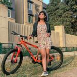 Gabriella Charlton Instagram - @outdoors91in thank you for helping me take my new year resolution very seriously. Taking this beauty for a ride in and around the streets of Chennai! What a great way to kickstart 2022! 🤓 🚴‍♀️ #clan91 #91ForTheWin #TISTMedia