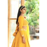 Gabriella Charlton Instagram - Rise ✨ Do you think yellow is my colour? 🌟 Wearing @suhanyalingamdesign 📸 @varuun.jpg Mua @jeevithamakeupartistry Thanks team ✨