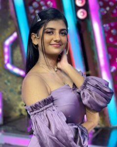 Gabriella Charlton Instagram - Swipe left for a surprise 😛🧳

Credits to @minyasboutique for this very beautiful outfit and customising it for me. Literally ahead of trends. 🤍
Thanks for always doing a great job @lakshmiajay_makeupartistry and @mani_stylist_ 🥰🤍
Styling ideas - me 😜