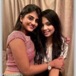 Gabriella Charlton Instagram - Aama kizhinja pant dhan. Kaasu irundha vaangi kudunga pa