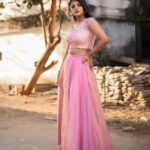 Gabriella Charlton Instagram - Swipe right for a happier picture 😛 . Wearing @suresh.menon 💕 for #morattusingles Thank you @chennai.allcollections for the jewellery Mua & Hair @haripriyamakeupartist Photographed by @vino_francis_roy #vijaytelevision
