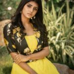 Gabriella Charlton Instagram - Calm in the storm ⭐️ . . Photography: @zerogravityphotography Location: @ajgardens_ MUA: @luxefacebyanitha Hairstylist: @raja_hairstylist Jewellery: @bcos_its_silver Costume: @yoshnasbyela