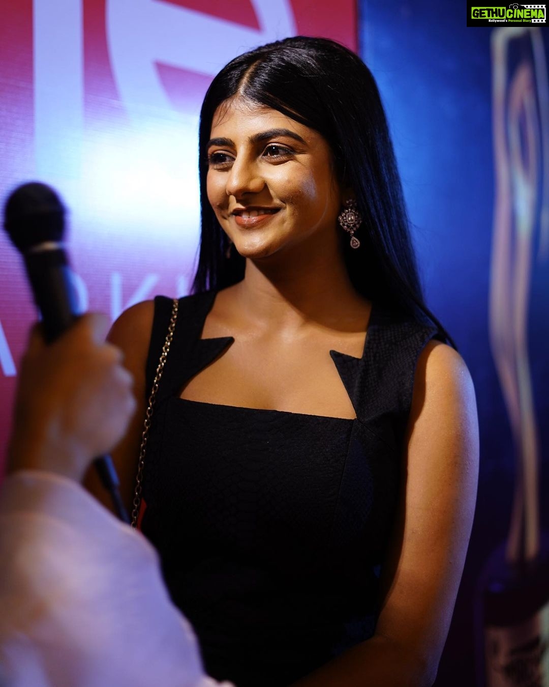 Gabriella Charlton Instagram - I have no words to express my gratitude towards @mirchitamil and @raack_official for making this night a memorable one for me! I got to perform for Mirchi Music Awards and I loved every part of it! 💐 @zol_studio very sweetly gave me this chic gown for the award night and makeup and hair was done by the perfectionist @makeup_by_kez Jewellery by my fav @chennai.allcollections My dance costume!! @helenatrendz did a stunning job 😭❤️ thank you @dipti11_official Makeup and hair by my sweetie @haripriyamakeupartist Jewellery ofc @chennai.allcollections Love you all! 💕
