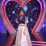 Gabriella Charlton Instagram - Periya kumareyyy... Morattu Singles @1.30pm today on @vijaytelevision Wearing @suresh.menon Jewellery @chennai.allcollections