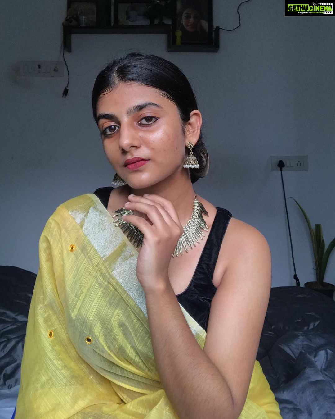 Actress Gabriella Charlton HD Photos