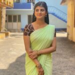 Gabriella Charlton Instagram – Kudumba kuthu 🪔 😋

#kavya

Saree and blouse by @sdduniqueboutique_97 🥰