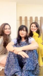 Gajala Instagram - Kaise Dost hai ….😂😂🤣🤣
@shahdaisy @dj_aashikaa 
.
.
.
.
.
.
.
.
#gajala #gazala #daisyshah #djaashikaa #reelitfeelit #reelkarofeelkaro #reelsinstagram #comedy #friendship #love #happiness #bollywood