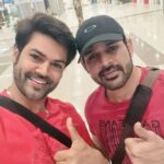 Ganesh Venkatraman Instagram - That's what I call Painting the 'TOWN RED' Literally 😉😉 With @actor_shaam bhai.. back to Chennai after a lovely shooting schedule in Hyderabad, there's never a dull moment when this man is around ❤ #Varisu #Thalapathy66 #varisudu #Tamilmovie #Actorslife