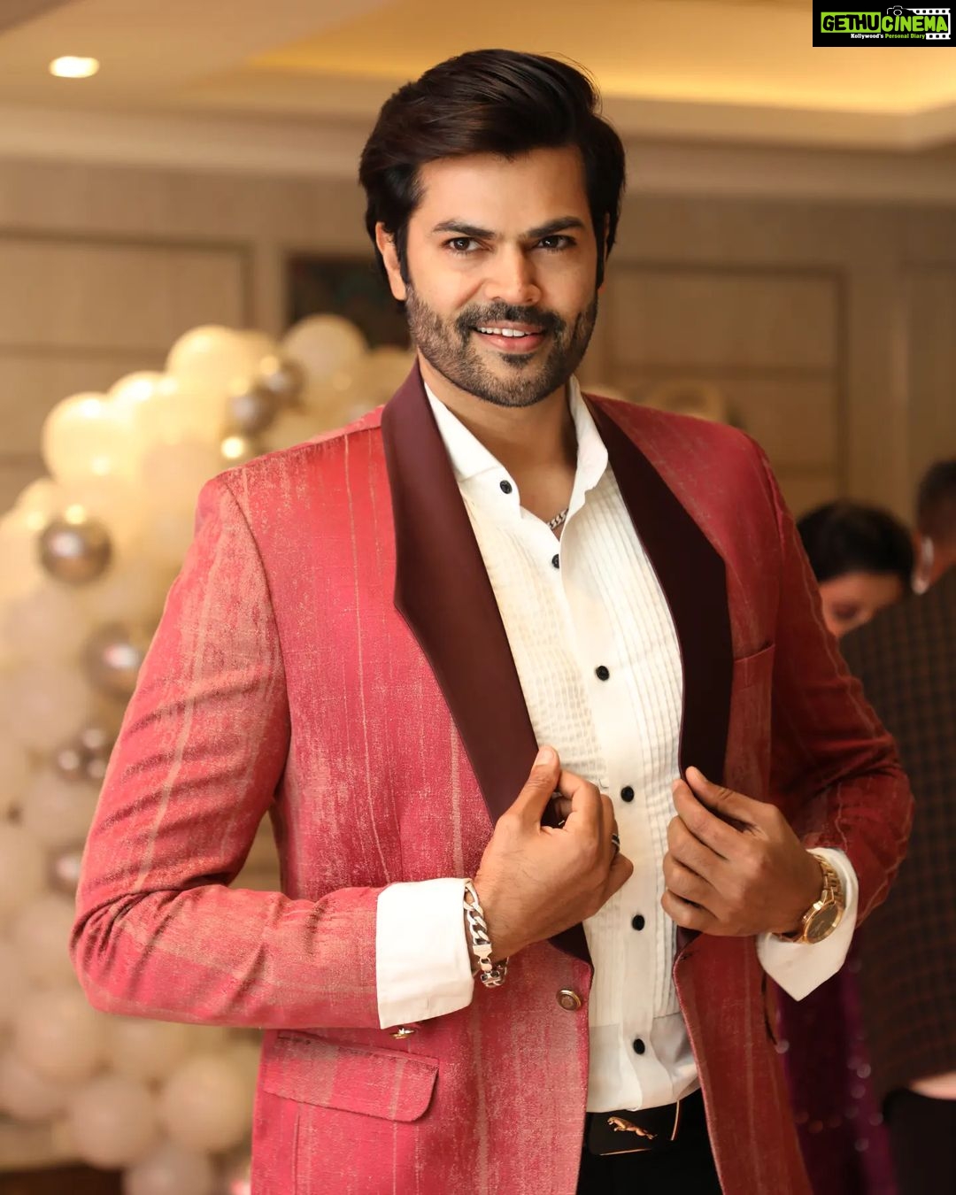 Ganesh Venkatraman Instagram - True 'WEALTH' is getting toย Express your Full Potential Every Day... in Every Way... โค๏ธ๐ Happy Sunday Folks ๐๐ #sundayvibes #spreadlove #makingpositivitygoviral #becomingthebestversionofyourself