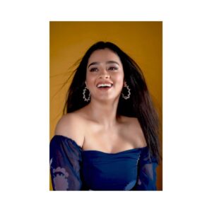 Gayathrie Instagram - ✨✨
.
.
📸 - @pournami_mukesh_photography 
@styled_by_arundev
Makeup : @Shibin.
Studio: @studio_maxxo
Special thanks : @huwais.m

@vishnu__photography
@rizwanmechoth