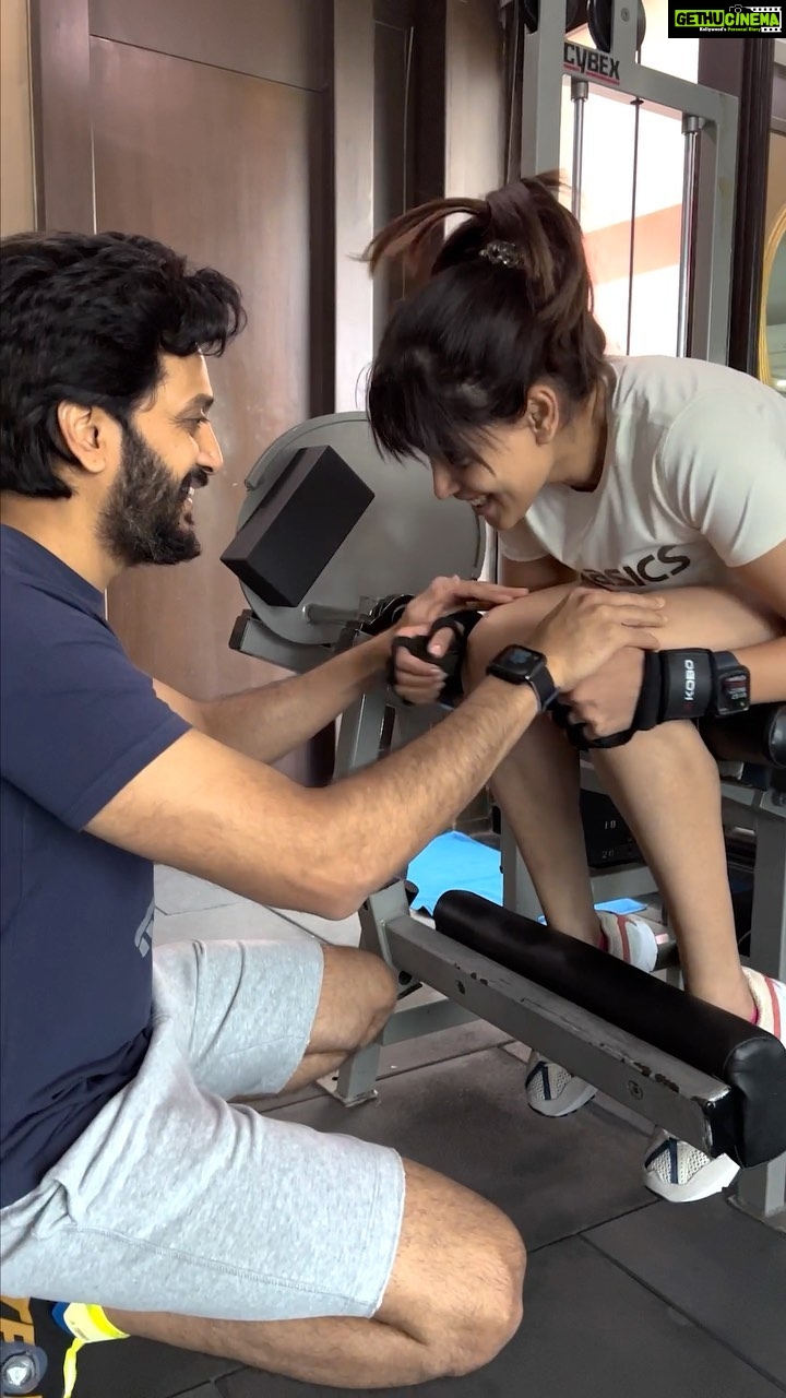 Genelia D'Souza Instagram - Week 5 - #GoGeneGo Another week in Delhi, Away from all the comforts of my transformation- My Gym, my trainer, my family.. @riteishd sensed it and he came to Delhi with the kids and helped me train as well.. What would I ever do without you my @riteishd πππ Thank you for always being there More on the week in the Vlog tomorrow Till then #lovemakestheworldgoround #ASICSSportStyle