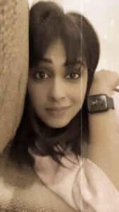 Genelia D'Souza Instagram - Week 5 - #GoGeneGo It’s always going to be your time - Good, Bad, Ugly So don’t just spend it, invest in it💚 #mondayreel #reelkarofeelkaro