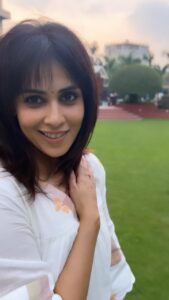 Genelia D'Souza Instagram - Week - 4 #GoGeneGo

Dil bole theek 
Toh Jaisa hai, Waisa Chalne do 💚💚💚

#motivationmonday 
#reelkarofeelkaro
