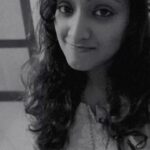 Hariprriya Instagram - Sometimes Expressions speak more than words ! 🥰 #WednesdayMood #AjibDastanHaiYeh #reelitfeelit #reelsinstagram #reelsindia #reelsvideo #reels