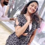 Hariprriya Instagram - Grooving off the weekday blues! 🤓🥰 #TuesdayMood #Grooving #BabyNeeSugar #reelitfeelit #reelsinstagram #reelsindia #reelsvideo #reels