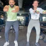 Harshika Poonacha Instagram - After working out for an hour , Ek Reel tho bantha hai 😍 #trending #gym #workout #fitness #freak #trainer #cardio #dance #punjabi #music Gold's Gym RR Nagar