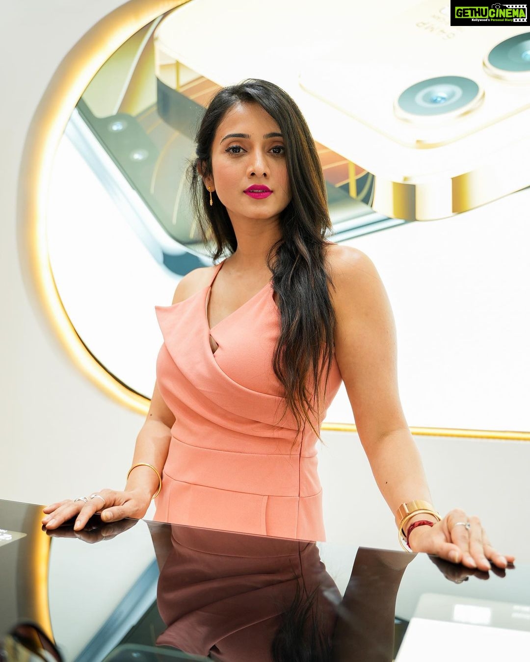 Harshika Poonacha Instagram - Coming soon 🔜 @harshikapoonachaofficial @bbenindia @sangeetha.mobiles #sangeethamobiles #adshoot #actress🎬 #sammyadamsfilms #sonyalpha #sonyalphashooters #portraitsindia #indianportraits #shoottime #bengaluru #bangalore_insta #photosofinstagram #shootmodeon Bangalore, India